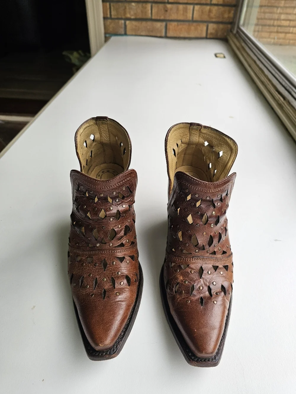 Ariat Dixon Women's Leather Studded Amber Cutout Ankle Booties - Size 7.5 - Picture 6 of 13